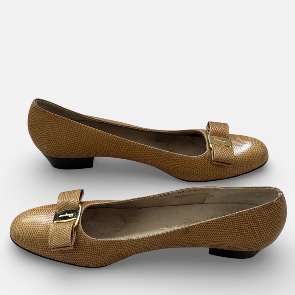 Salvatore Ferragamo Lizzard embossed Vera tan leather bow pump heels Sz 9 1/2 4A